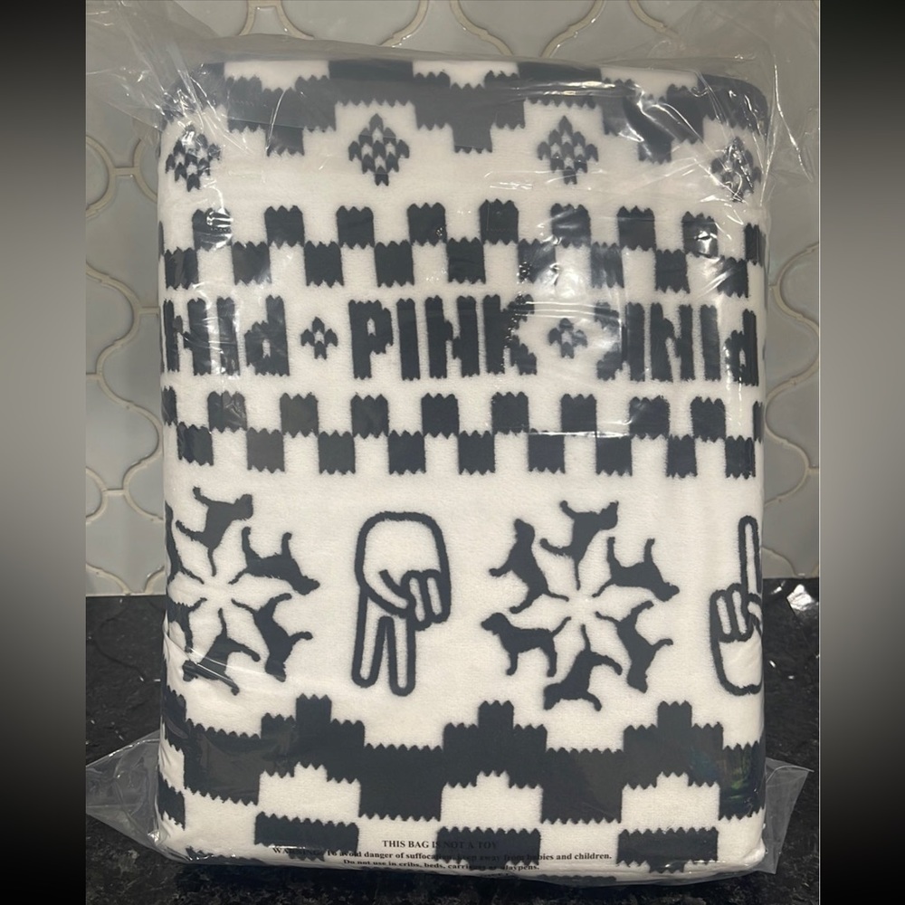 Victorias secret PINK Sherpa blanket NEW